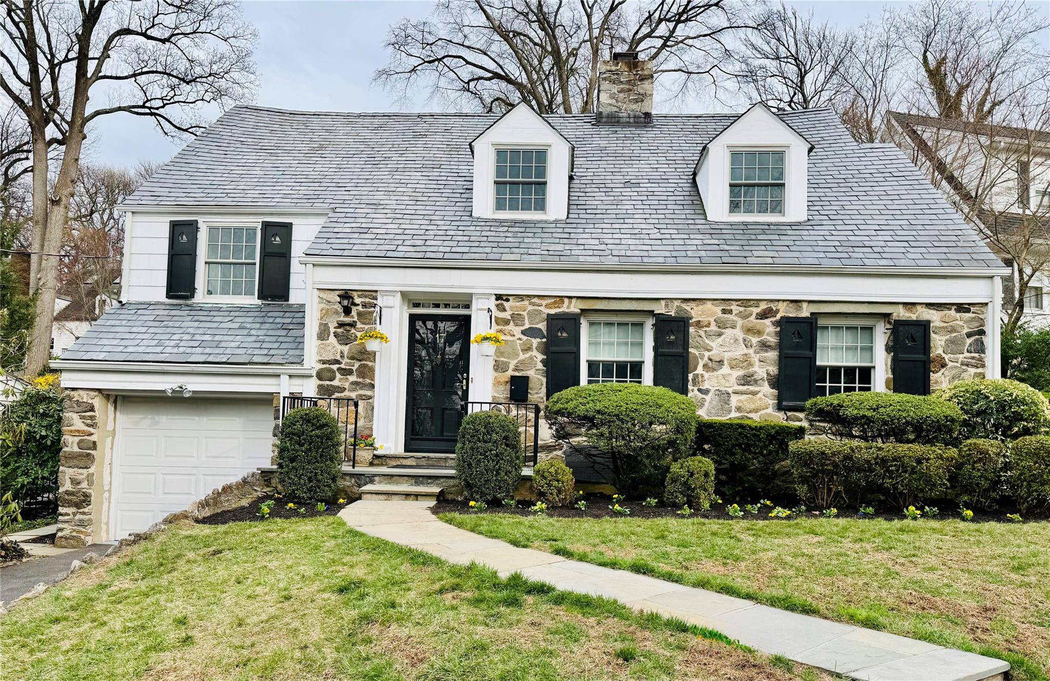 New Rochelle, NY 10804,17 Mulberry LN