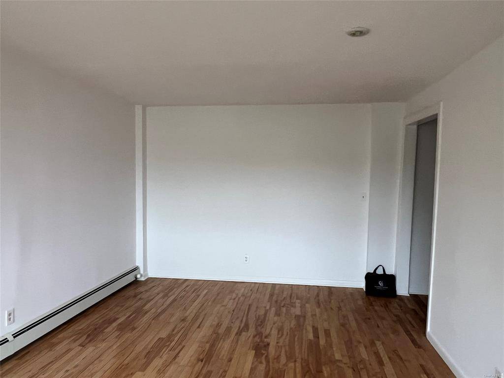 Floral Park, NY 11001,91 Tulip AVE #B-2