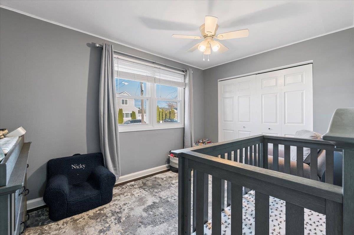 West Islip, NY 11795,825 Milligan LN
