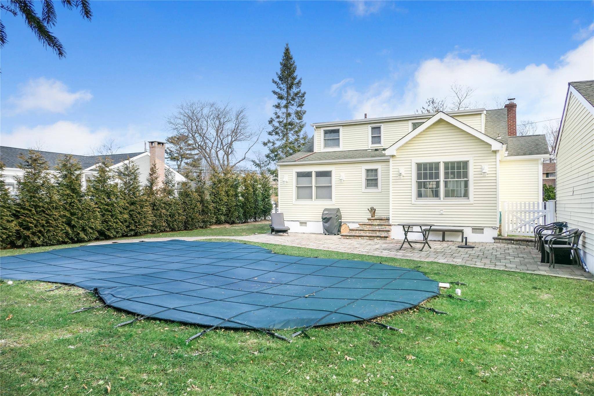 Bellport Village, NY 11713,8 Gen Mclean DR
