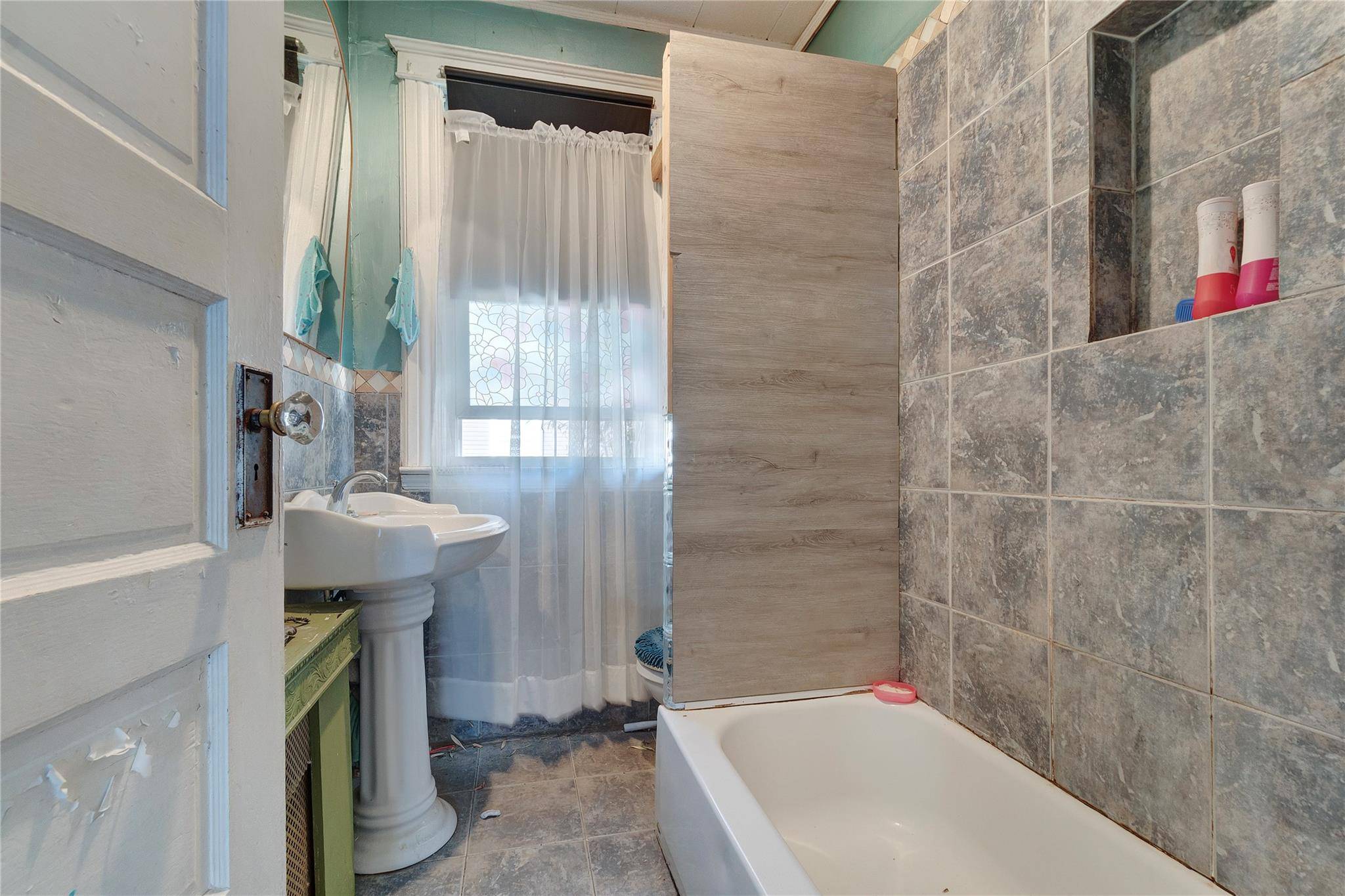 Arverne, NY 11692,6917 Hessler AVE