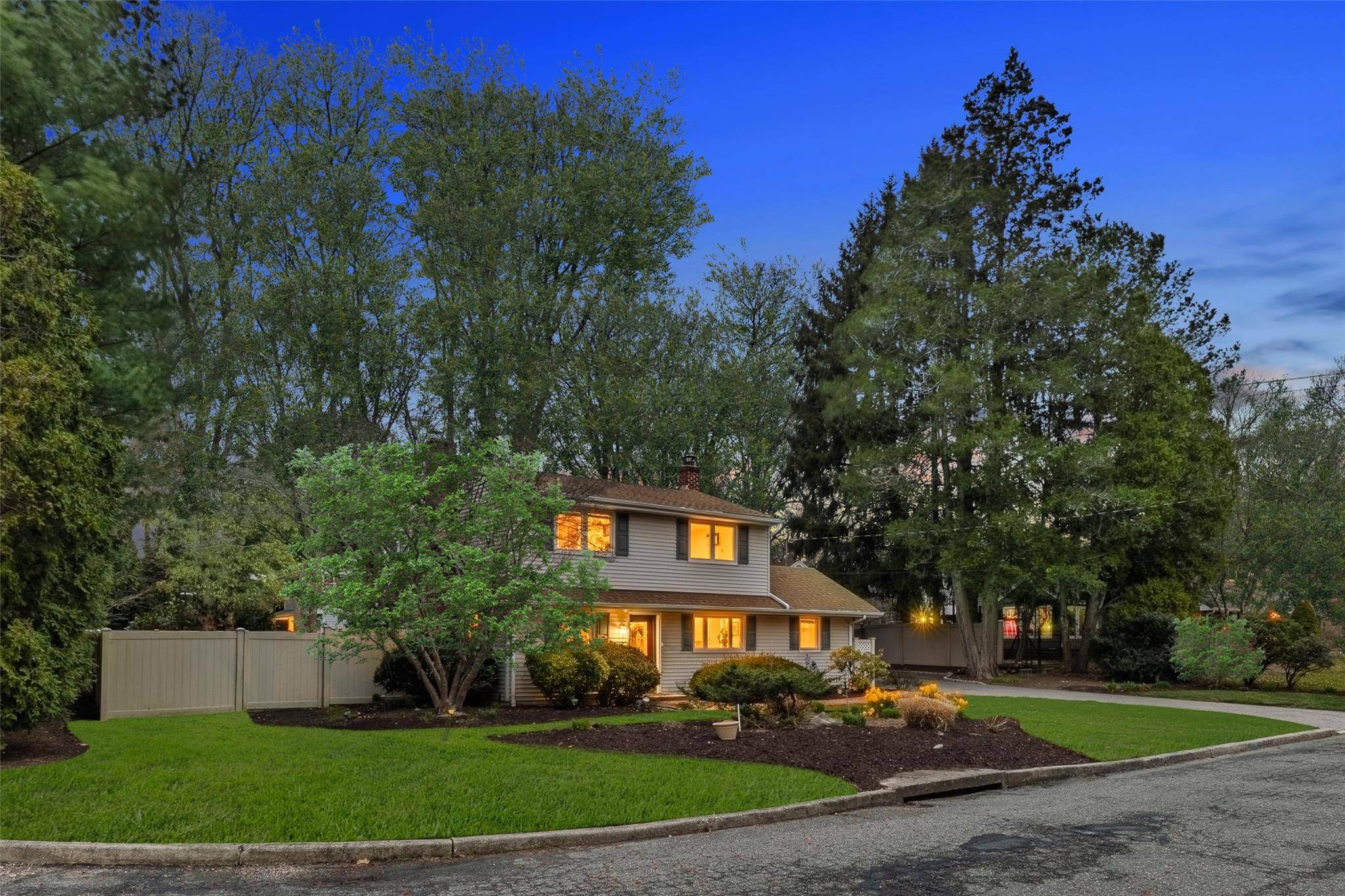 Melville, NY 11747,138 Weinmann BLVD