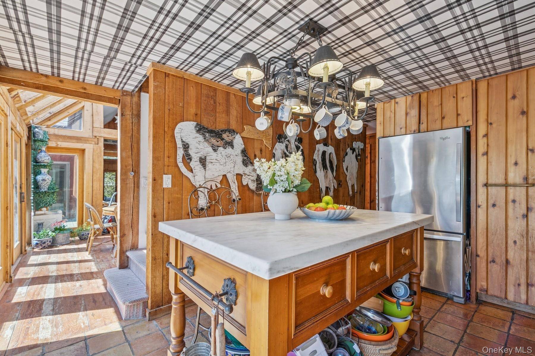 East Hampton, NY 11937,4 Marion LN