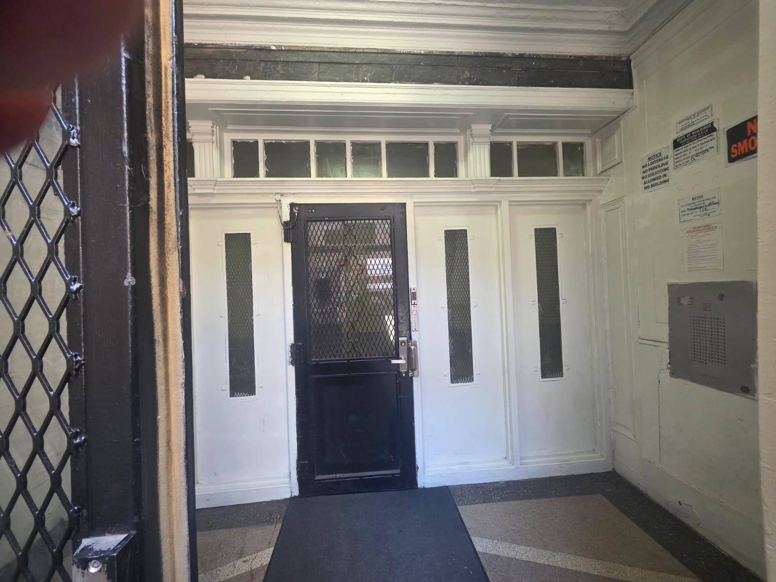 Bronx, NY 10453,1711 Davidson AVE #1N