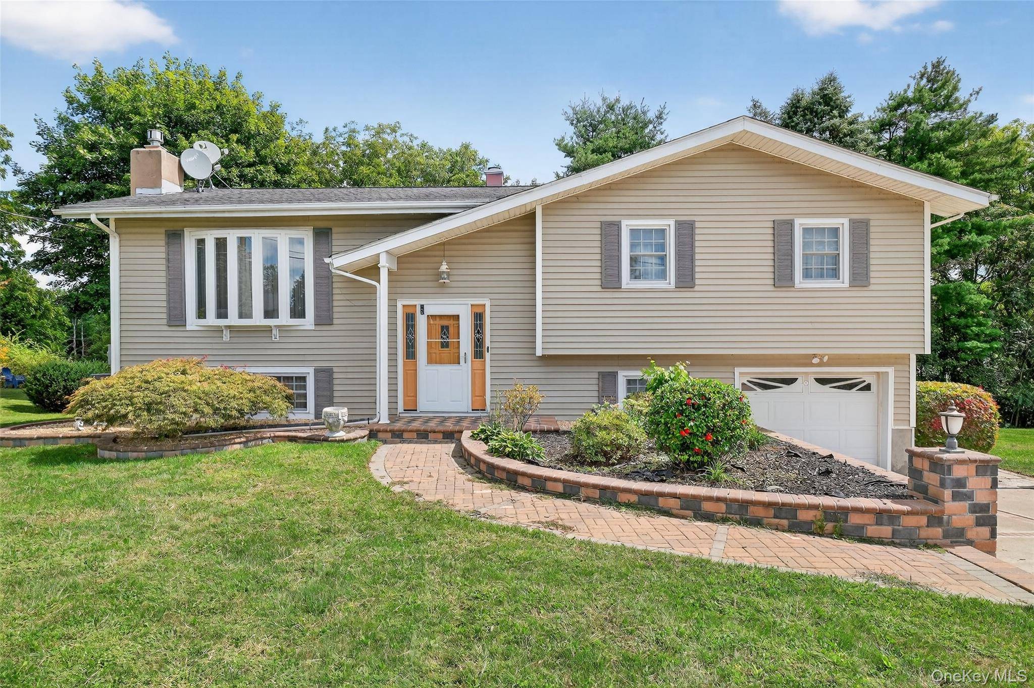 Poughkeepsie, NY 12603,6 North DR