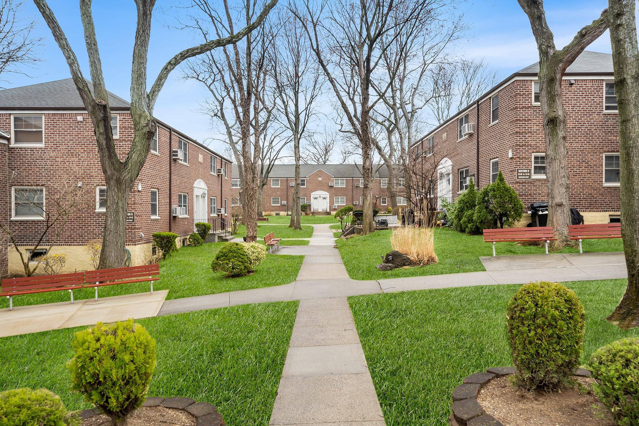 Little Neck, NY 11362,57-45 Marathon Pkwy #Uppr