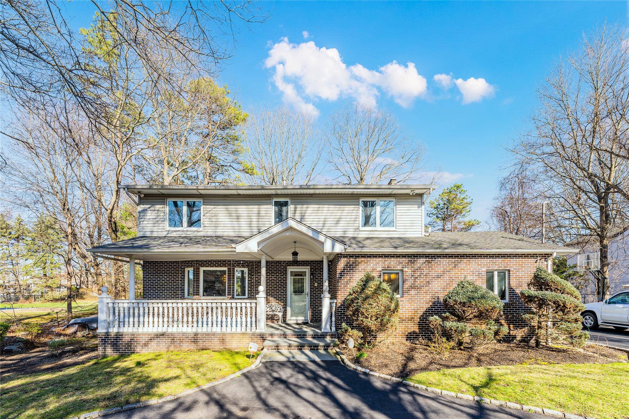 Dix Hills, NY 11746,1170 Carlls Straight PATH