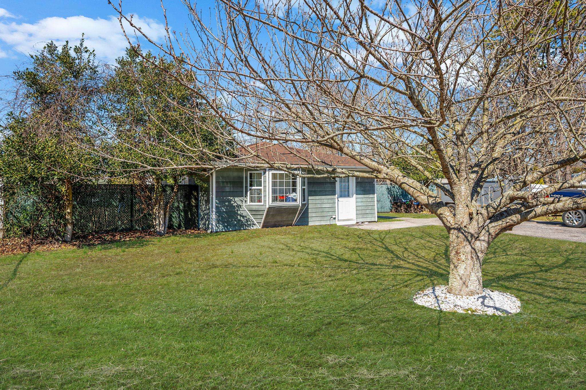 Mastic, NY 11950,91 Eleanor AVE