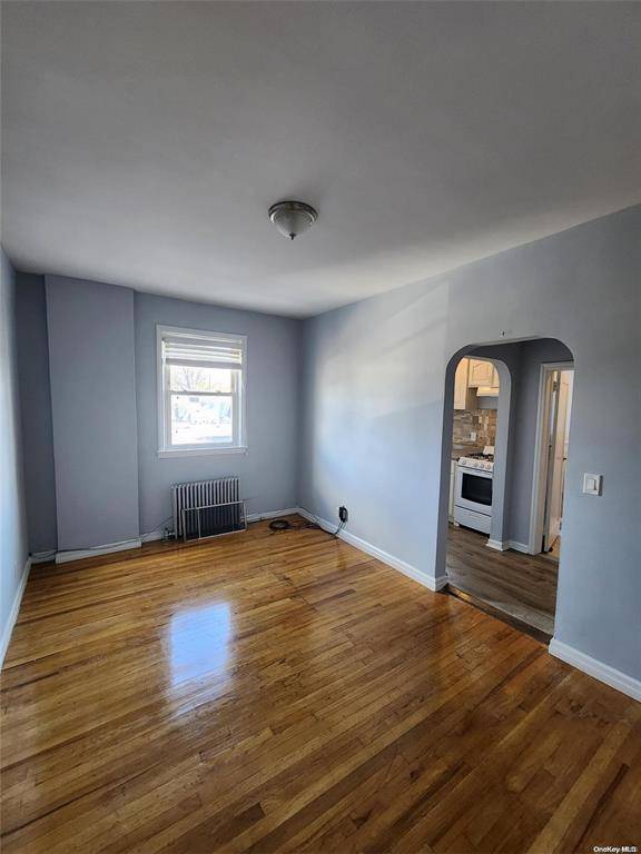 Williston Park, NY 11596,36 Hillside AVE #4