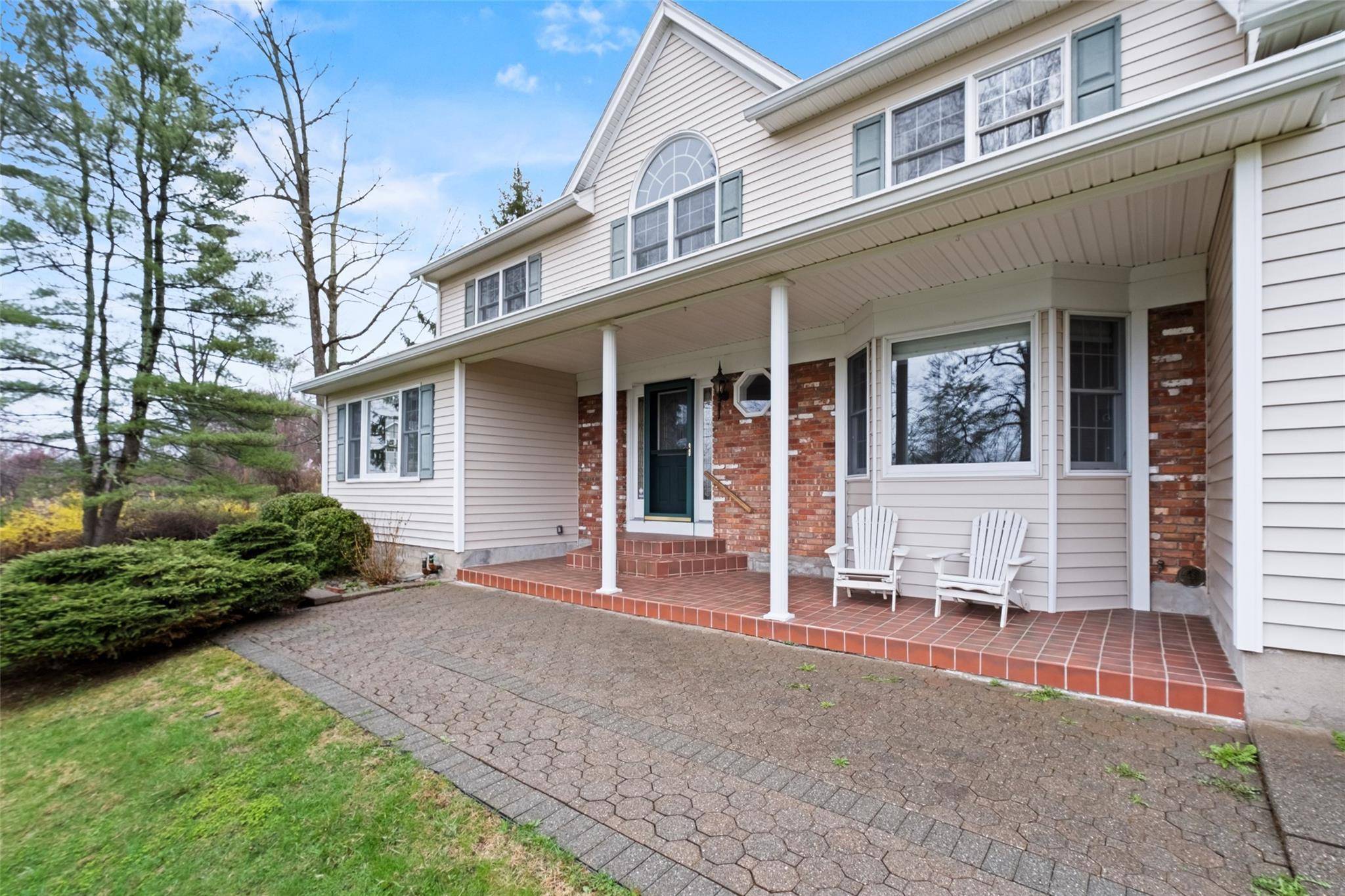 Katonah, NY 10536,36 Bedell RD