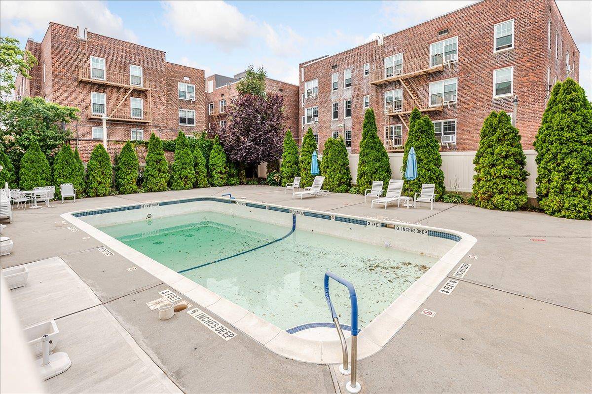 Freeport, NY 11520,150 S Ocean AVE #4-H