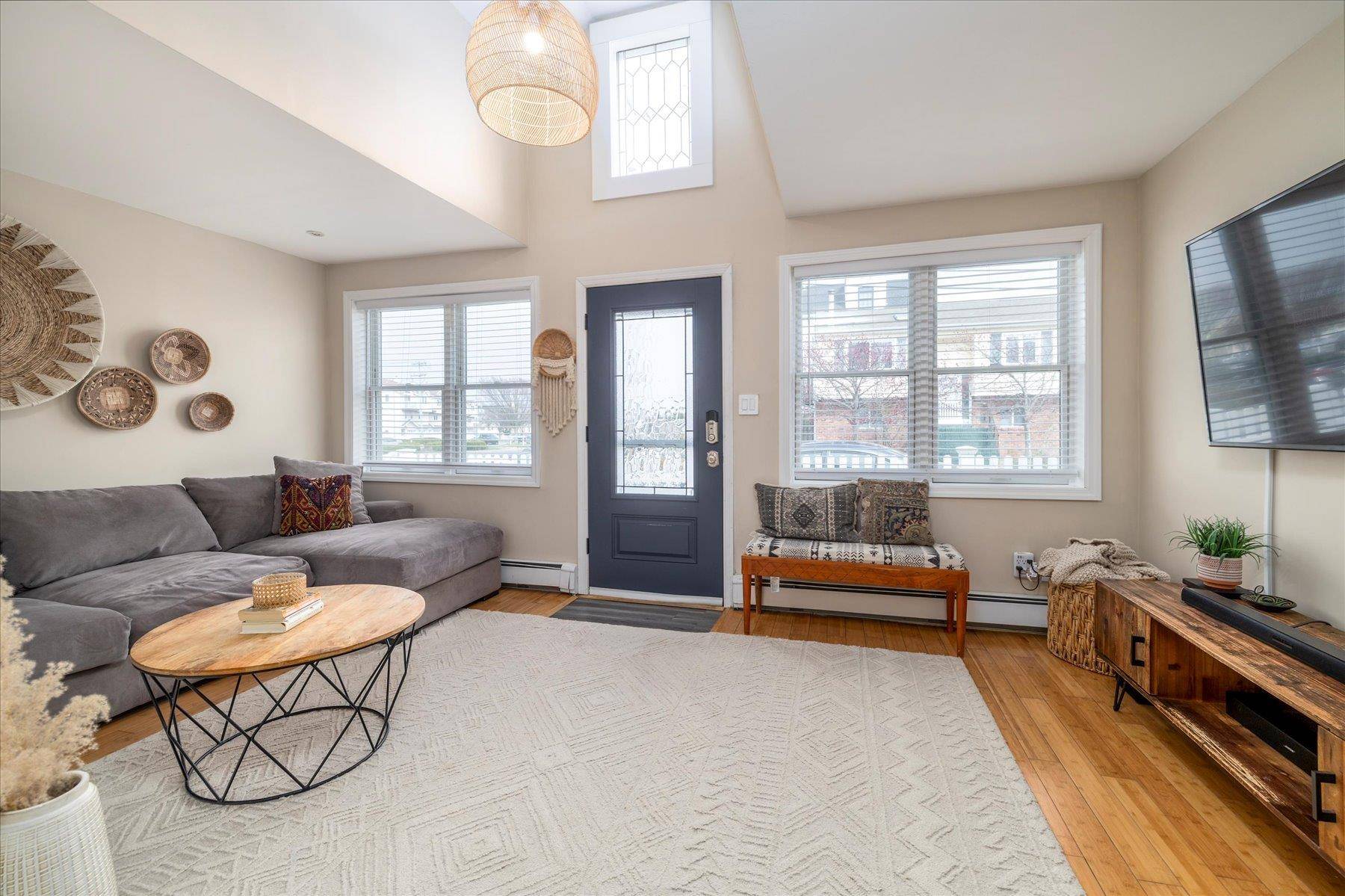 Long Beach, NY 11561,323 New York AVE