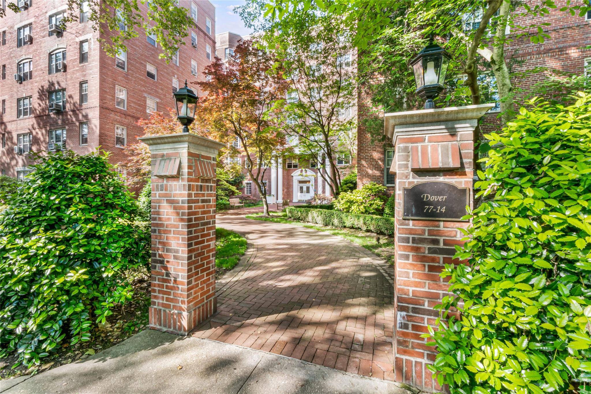Forest Hills, NY 11375,77-14 113 ST #6F
