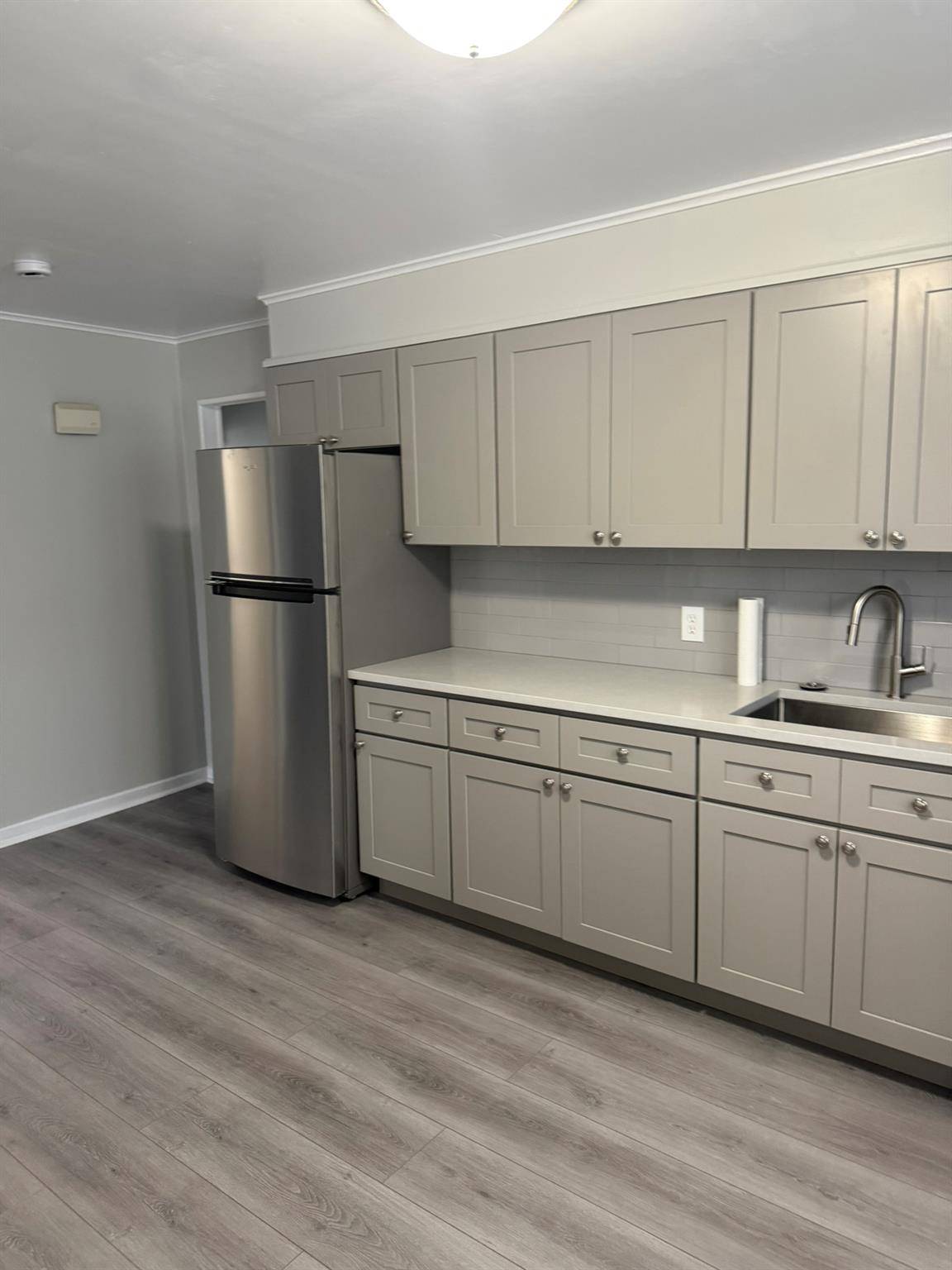 Kew Garden Hills, NY 11367,136-17 62nd AVE #2