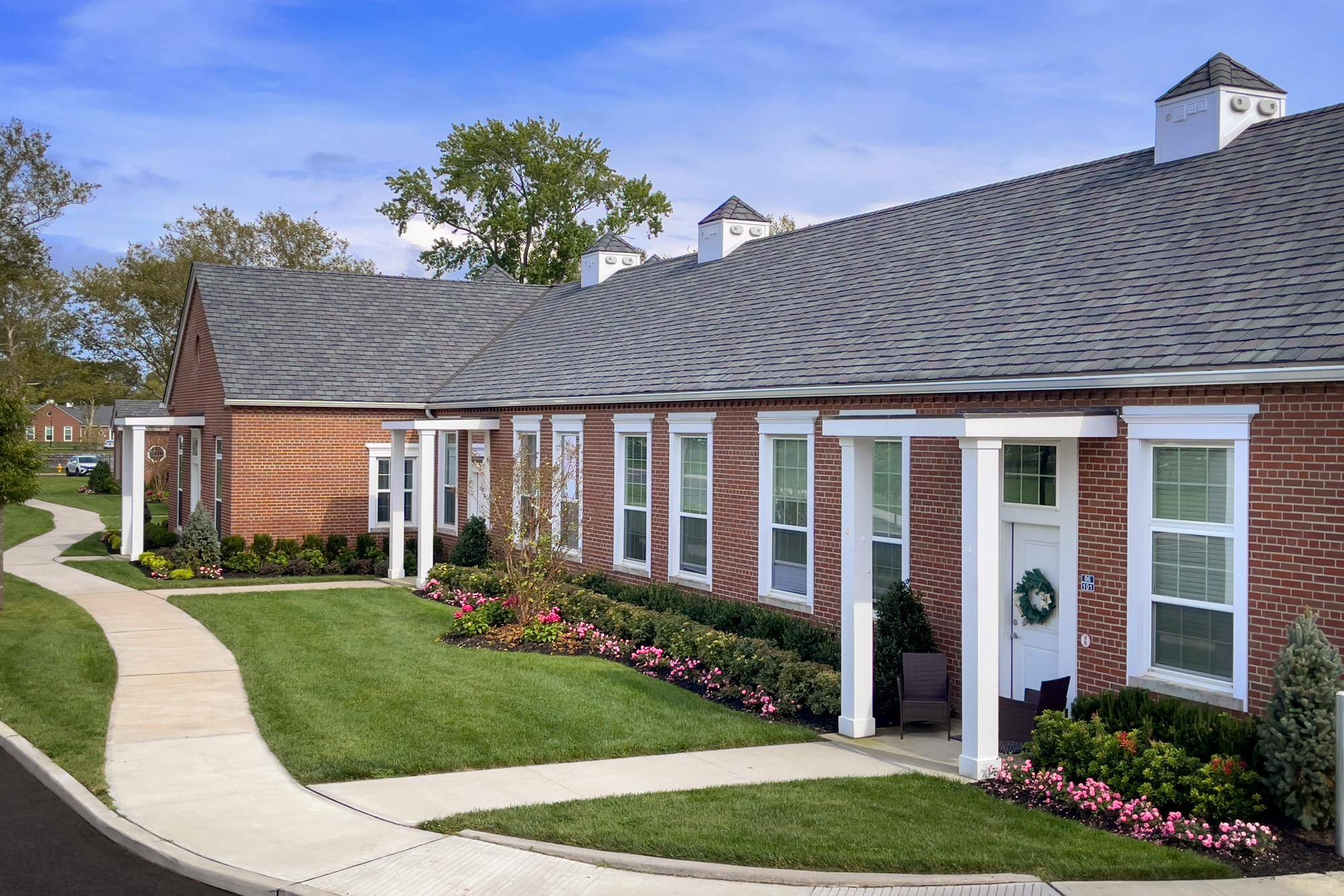 Central Islip, NY 11722,89-203 Circle DR #89-203