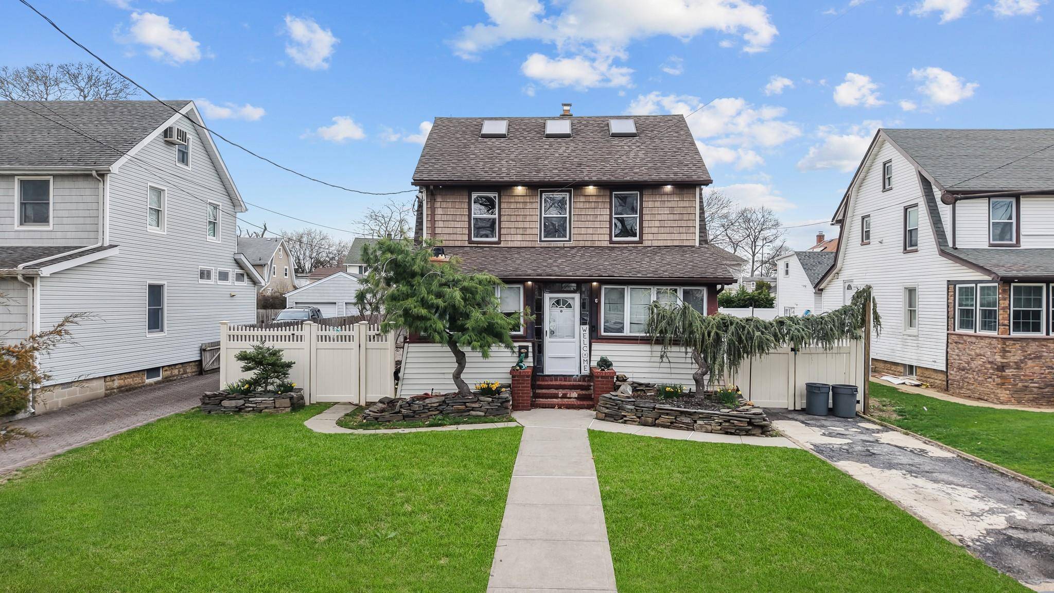 West Hempstead, NY 11552,447 Birch ST