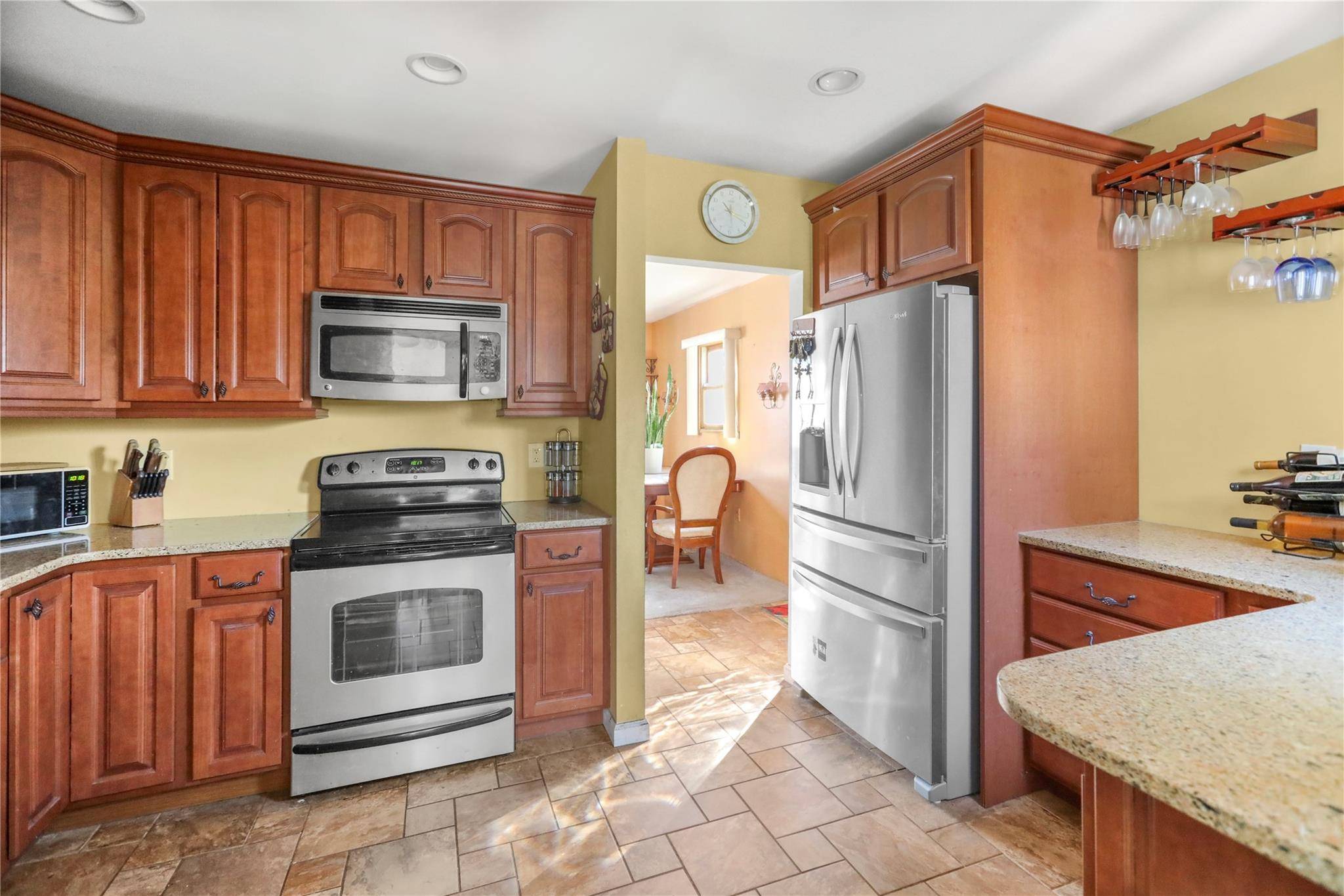 Bay Shore, NY 11706,1532 Brentwood RD