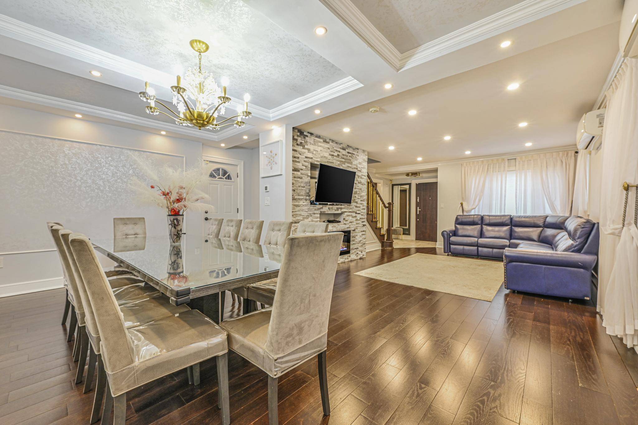 Jamaica Estates, NY 11432,80-24 190th ST