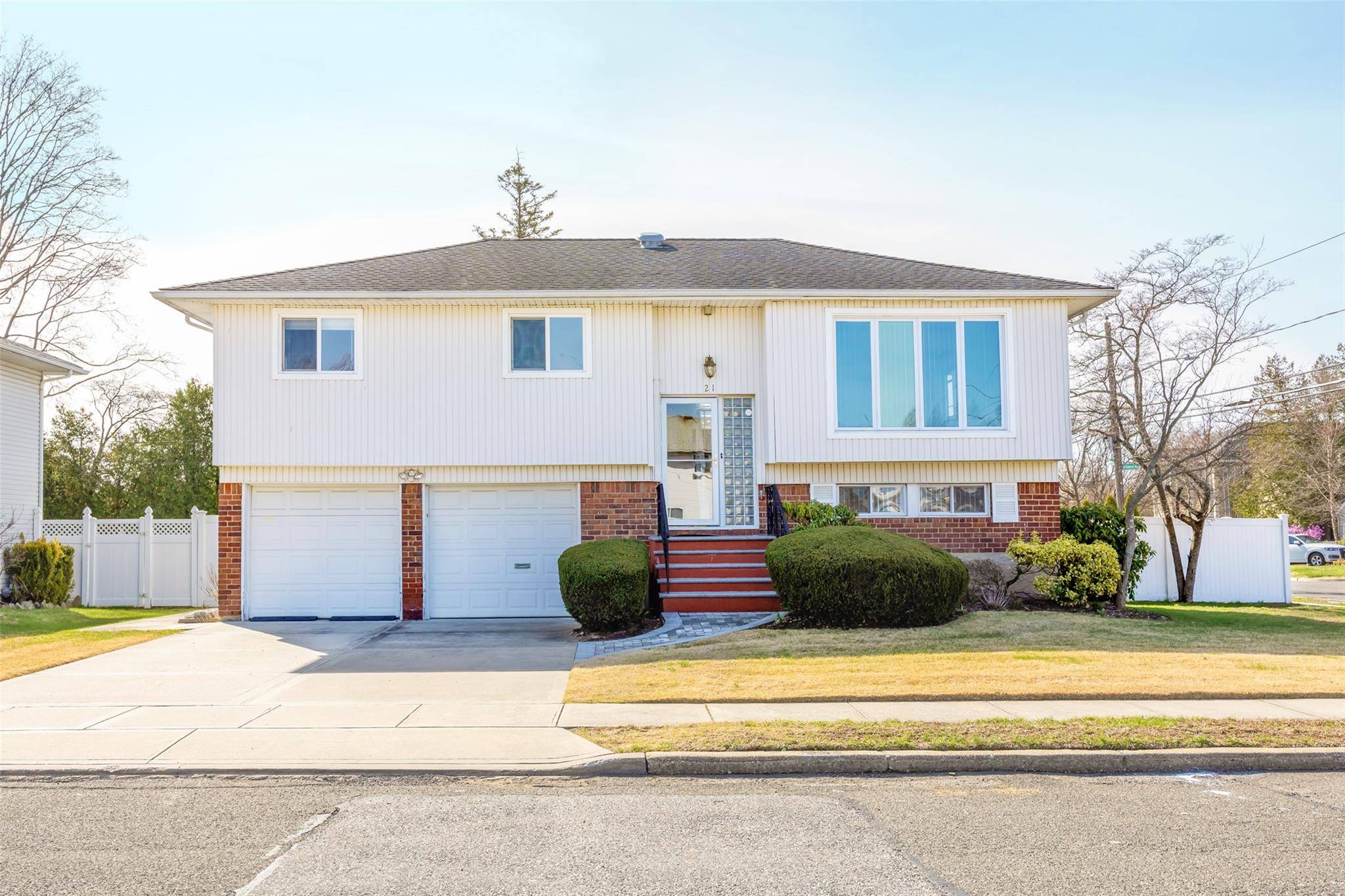 Plainview, NY 11803,21 garynson CT