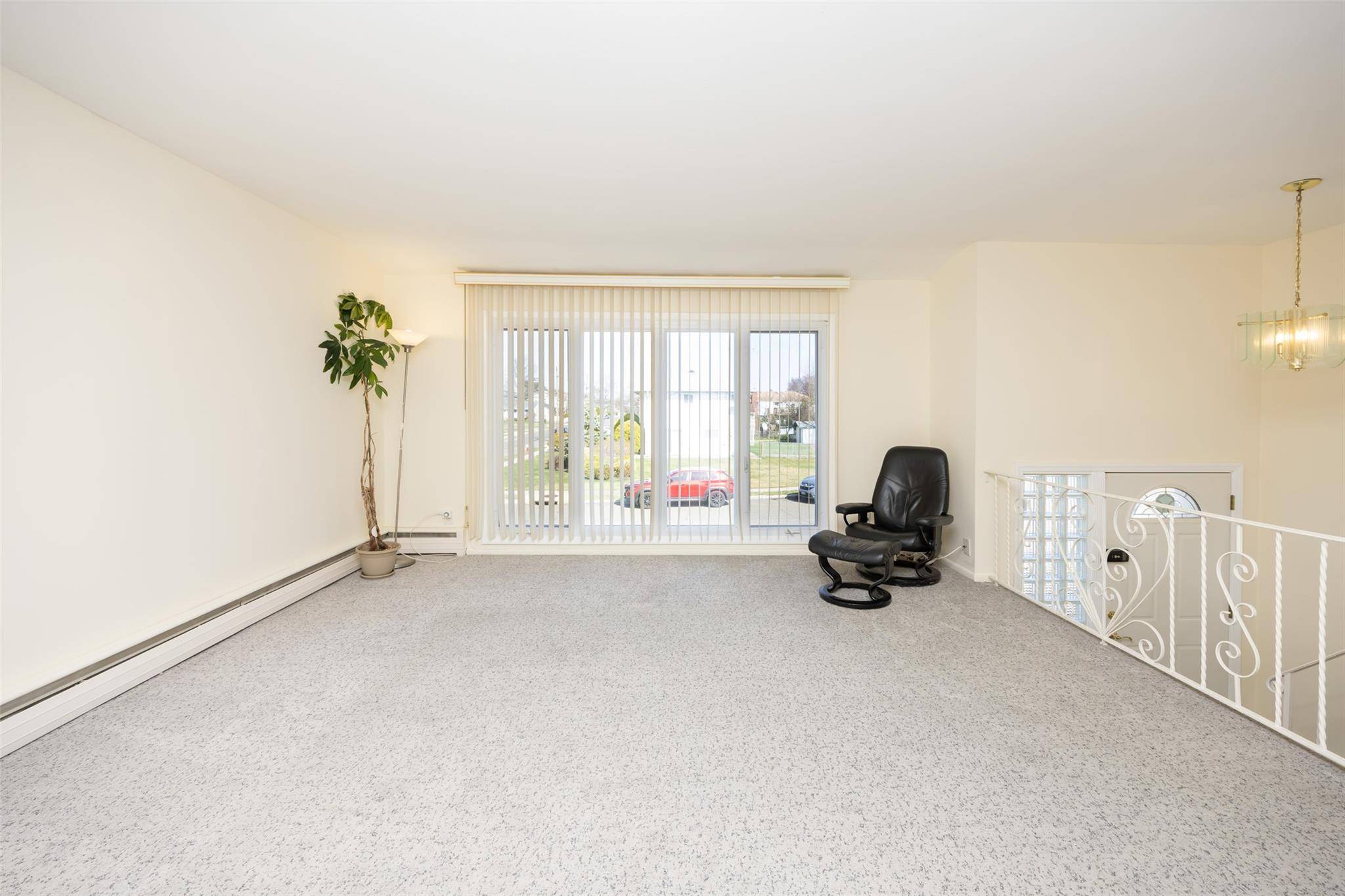 Plainview, NY 11803,21 garynson CT