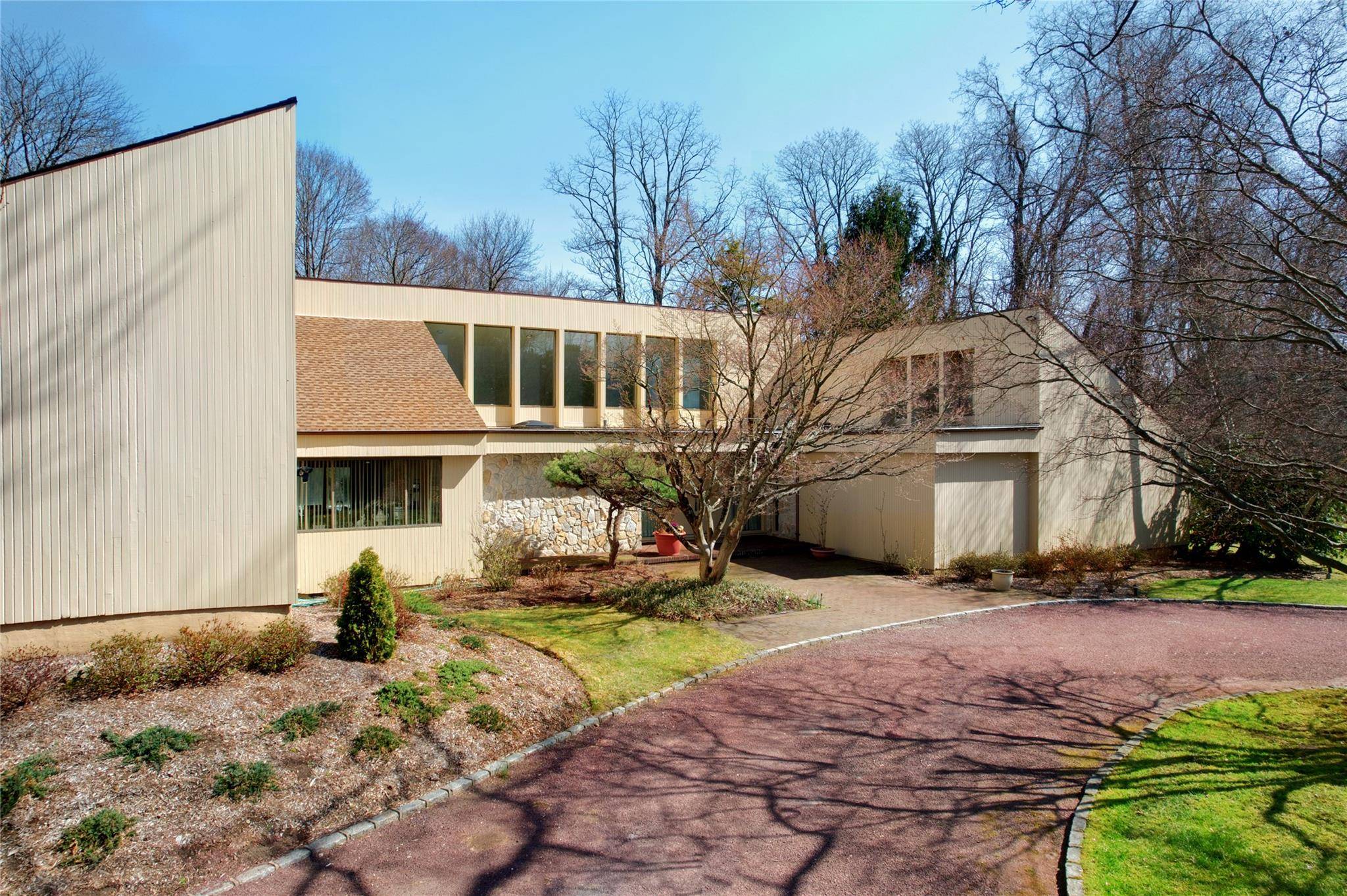 Upper Brookville, NY 11545,12 Shelter LN