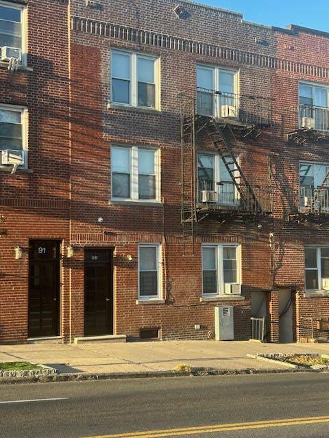 Bronx, NY 10470,93 E 233 ST