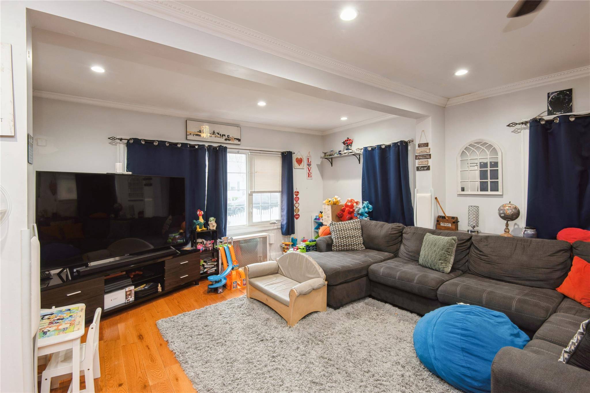 Hempstead, NY 11550,32 Chase ST