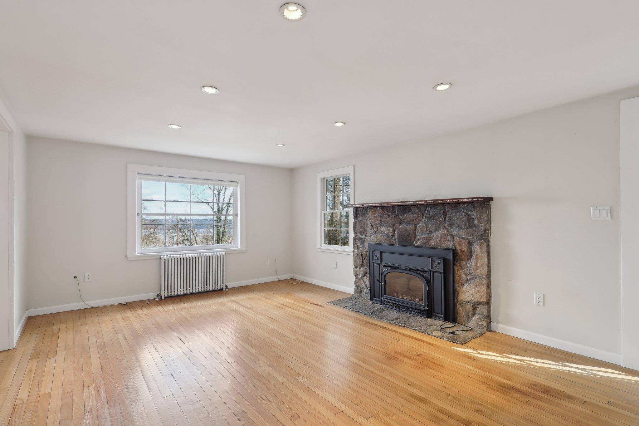 Nyack, NY 10960,934 Route 9W
