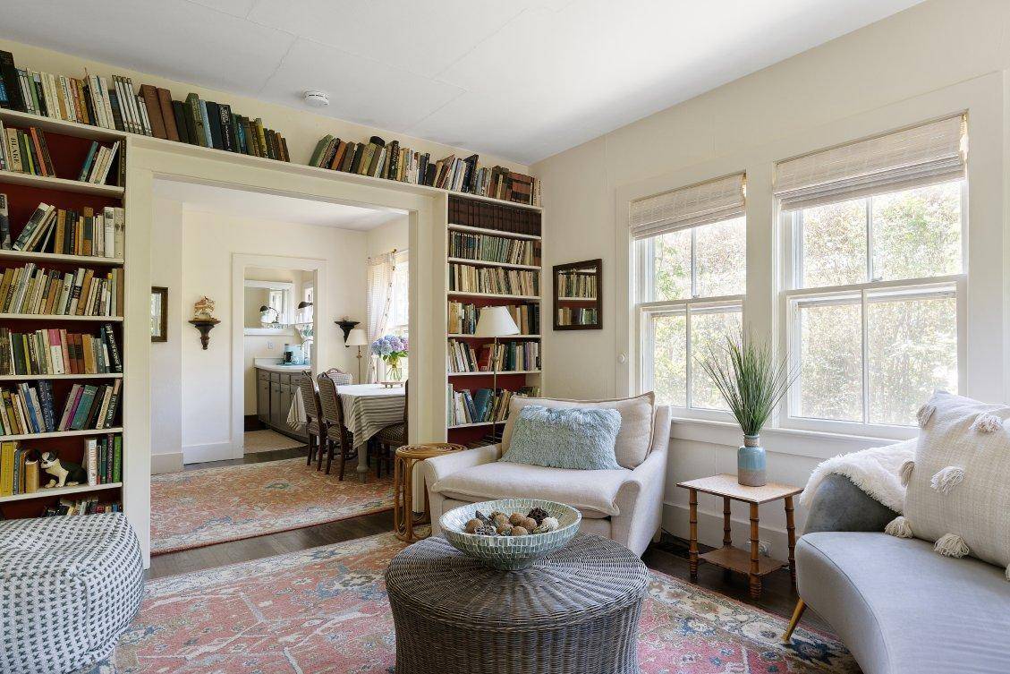 East Hampton, NY 11937,10 Pleasant Lane