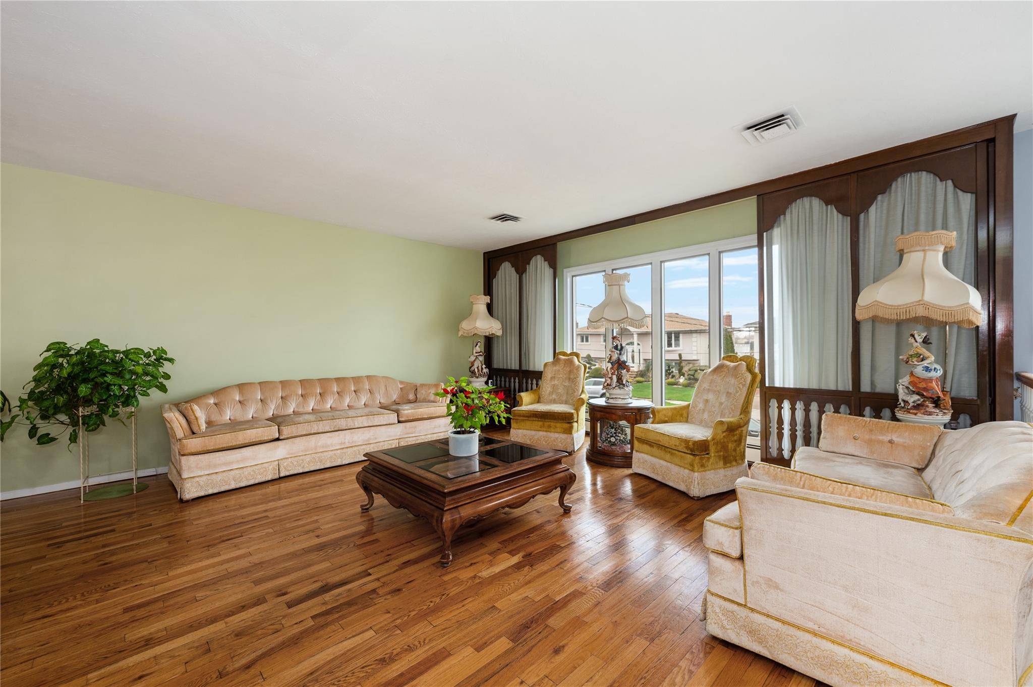 Oceanside, NY 11572,3245 Ocean Harbor DR