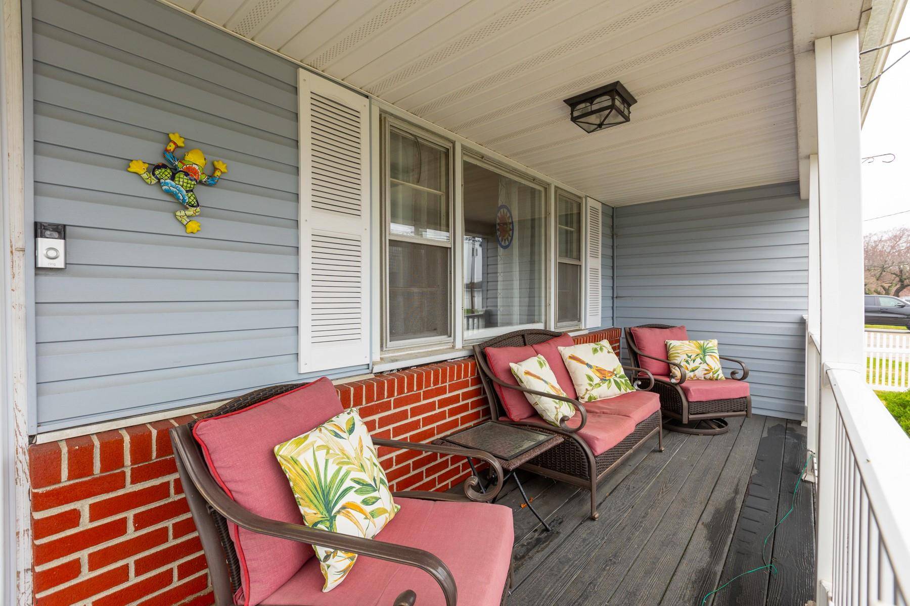 Lindenhurst, NY 11757,233 45th ST