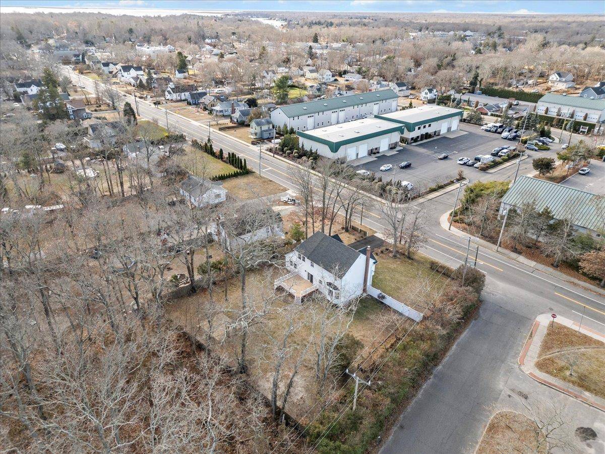 Center Moriches, NY 11934,89 Railroad AVE