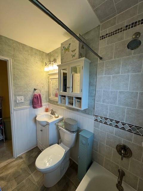 North Bellmore, NY 11710,2525 Jerusalem AVE #2D