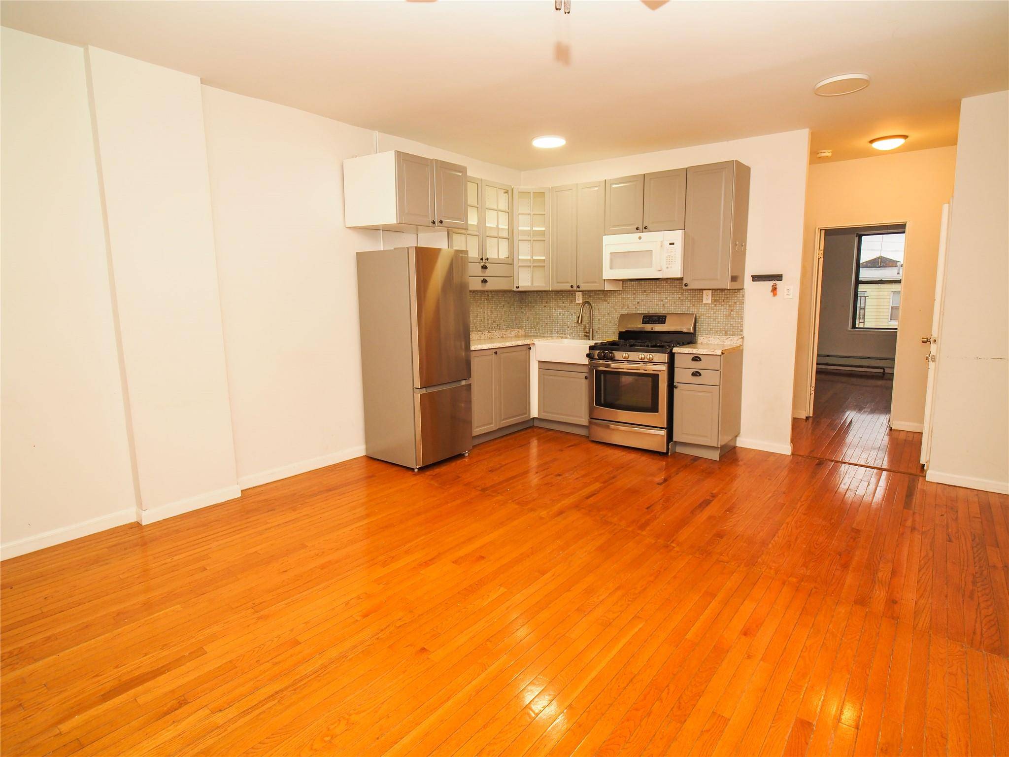 Elmhurst, NY 11373,5415 82nd ST