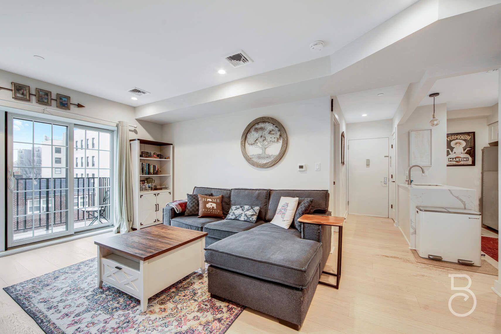 Astoria, NY 11103,25-74 34th ST #4A