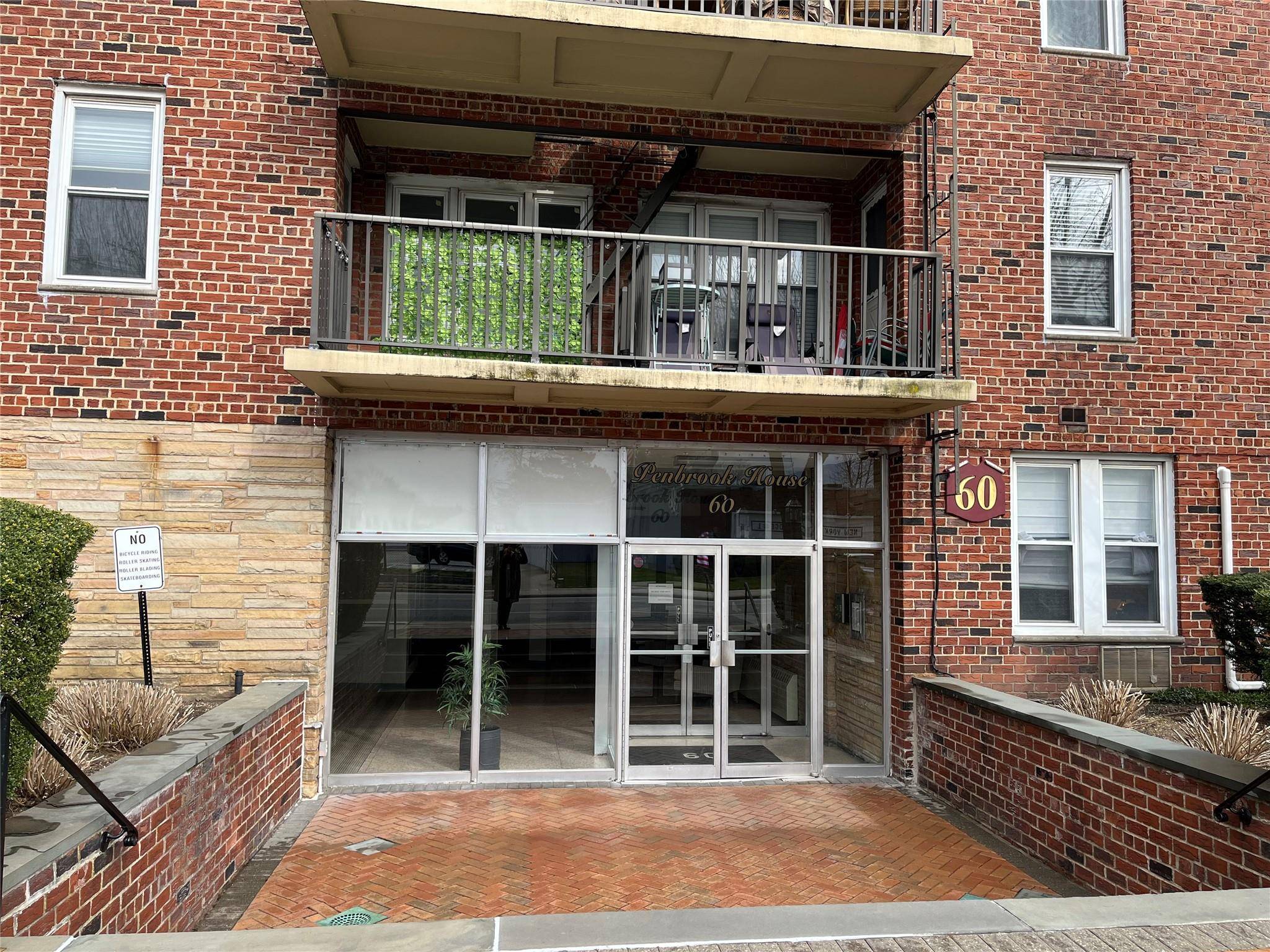 Lynbrook, NY 11563,60 Hempstead Ave #3 J