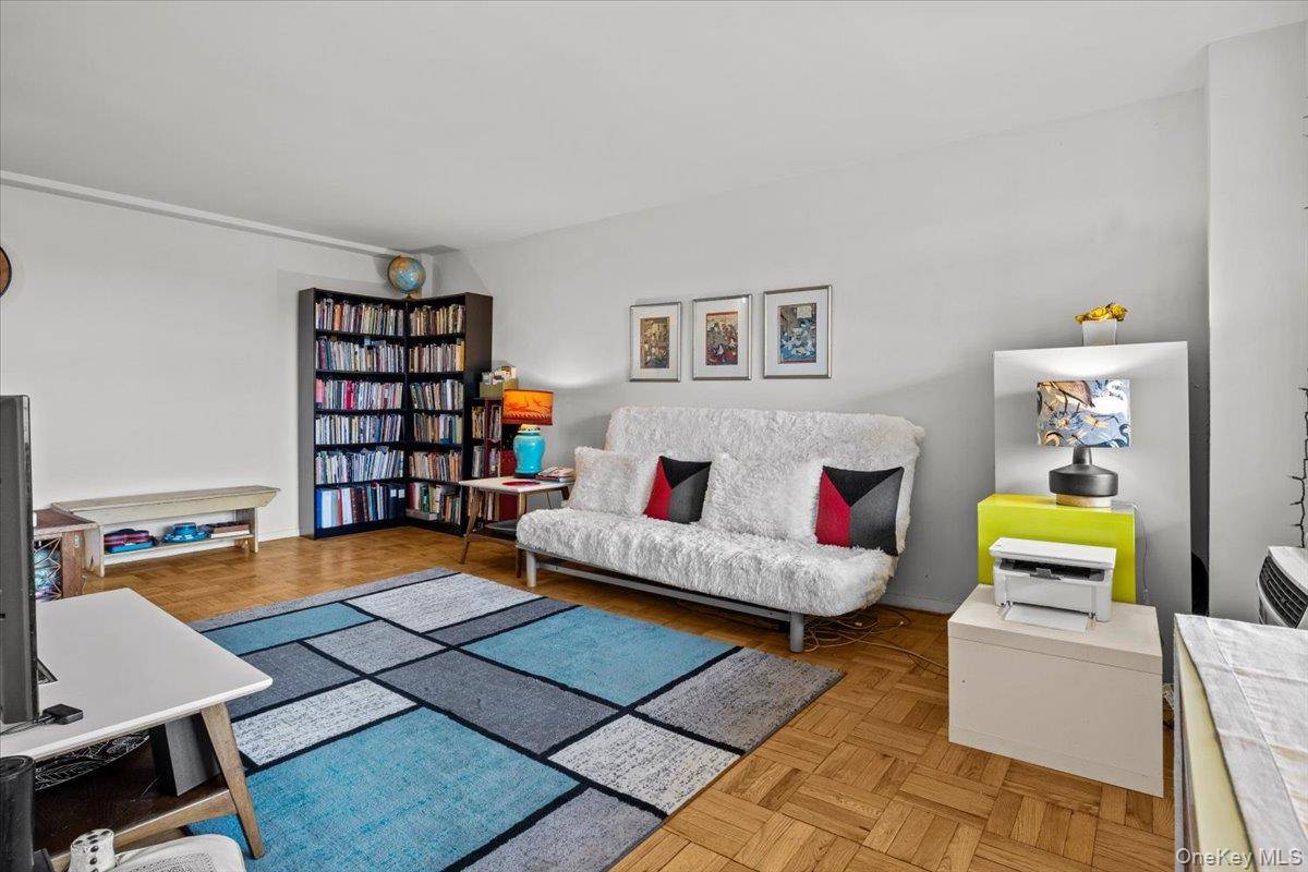 Bronx, NY 10471,5550 Fieldston RD #7C