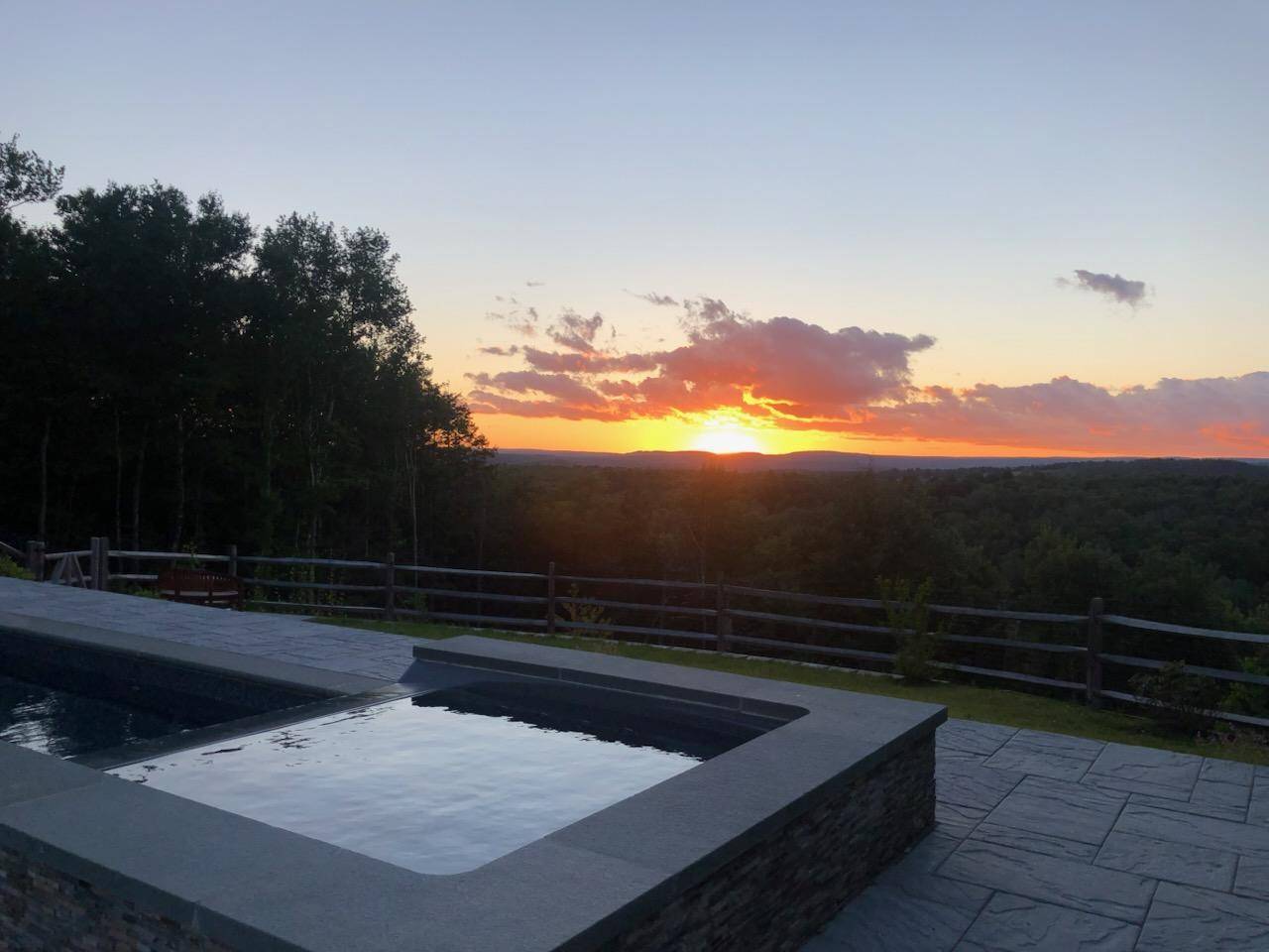 Woodbourne, NY 12788,341 Budd RD