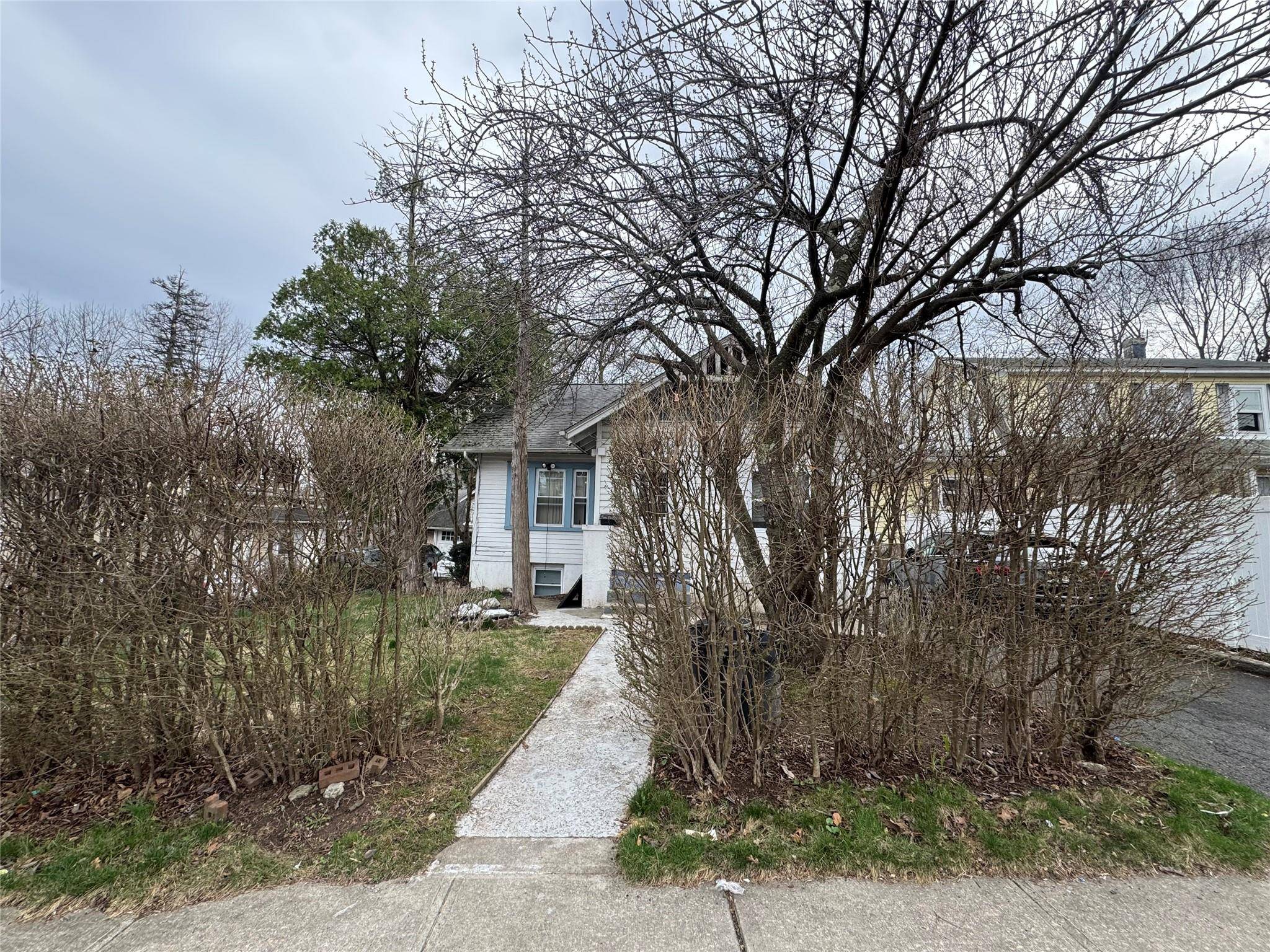 Spring Valley, NY 10977,4 W Castle AVE