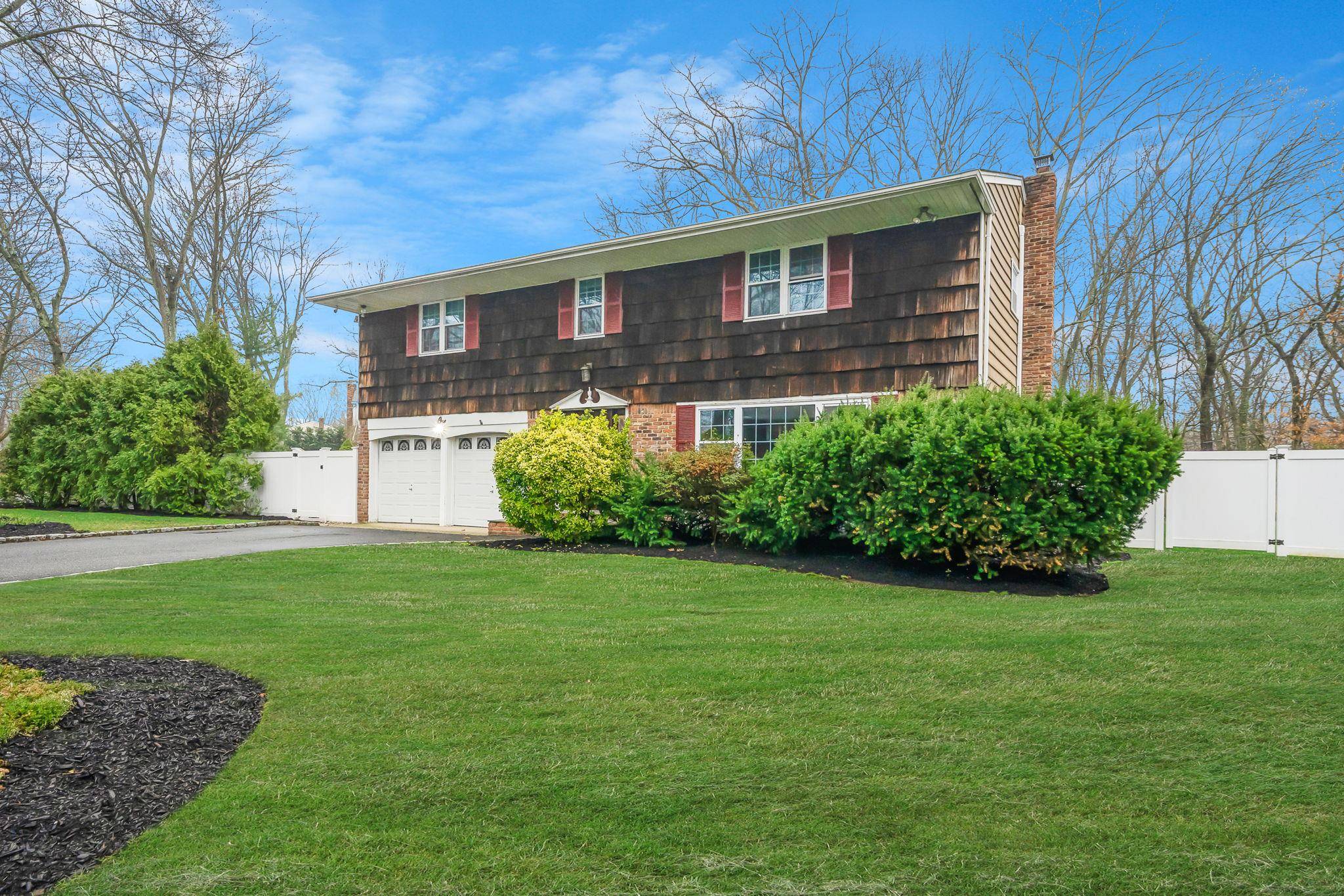 Smithtown, NY 11787,1 Kent PL