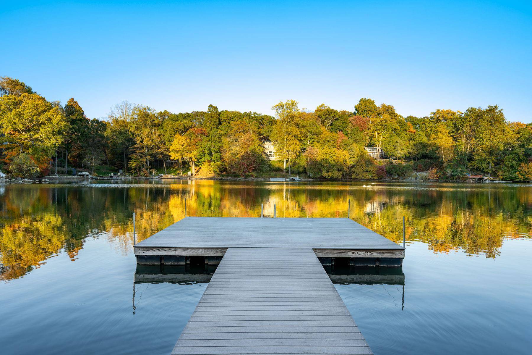 Armonk, NY 10504,10 N Lake RD