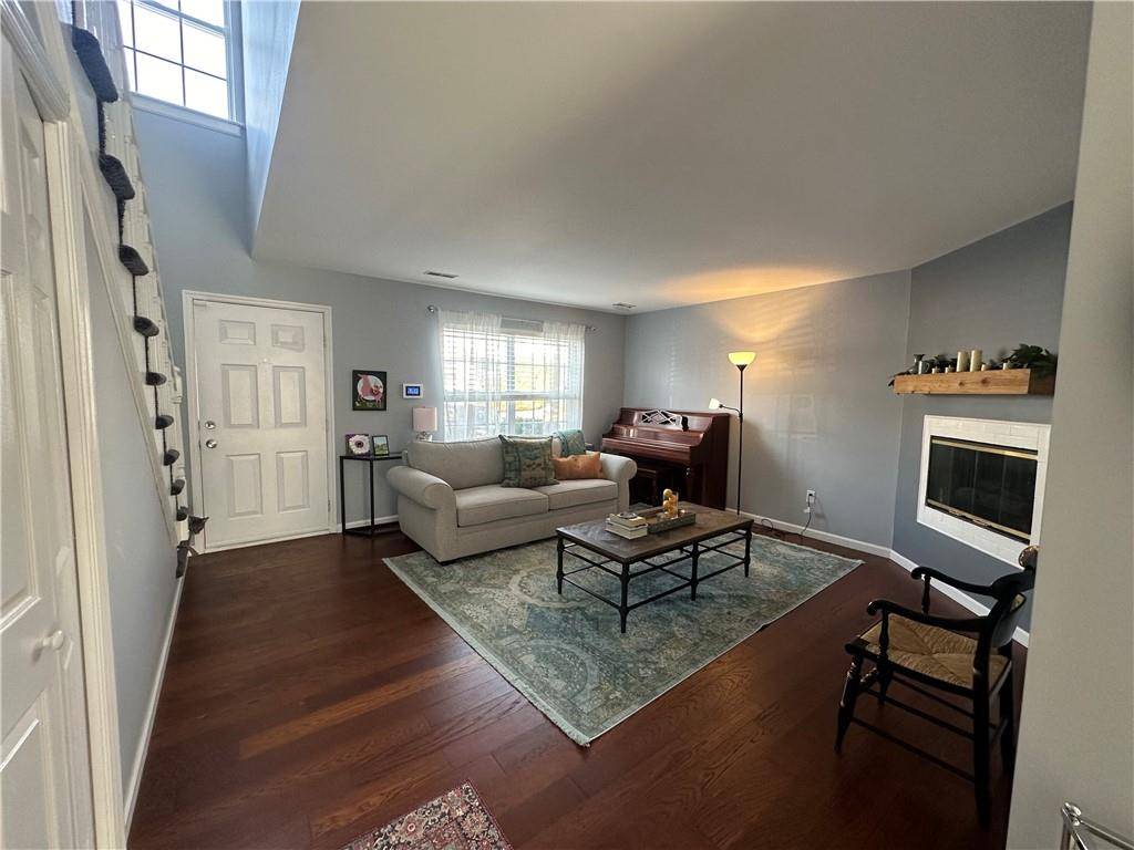 New Windsor, NY 12553,620 Crab Apple LN