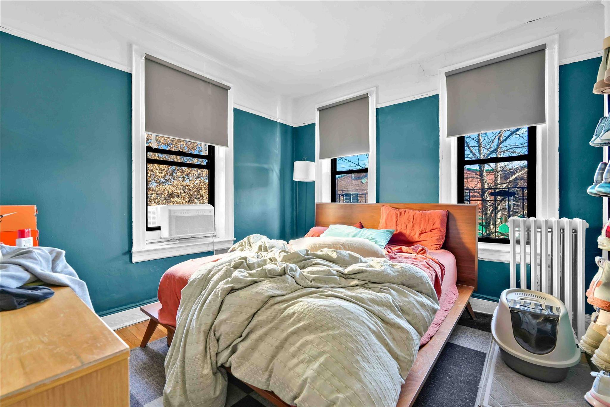 Astoria, NY 11103,2832 44th ST