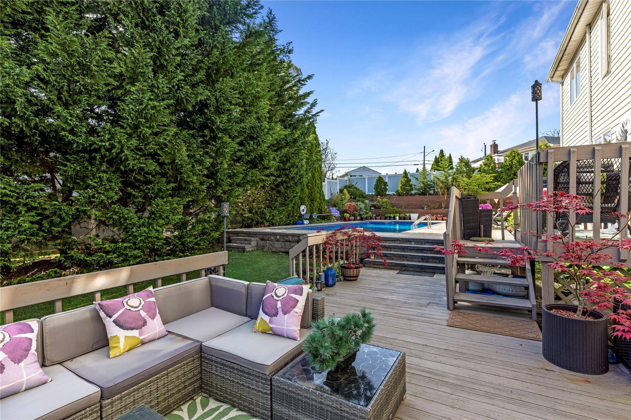 Kings Park, NY 11754,27 Cypress DR