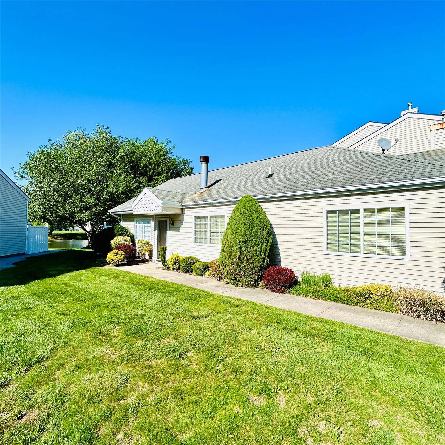 Manorville, NY 11949,199 Gothic CIR