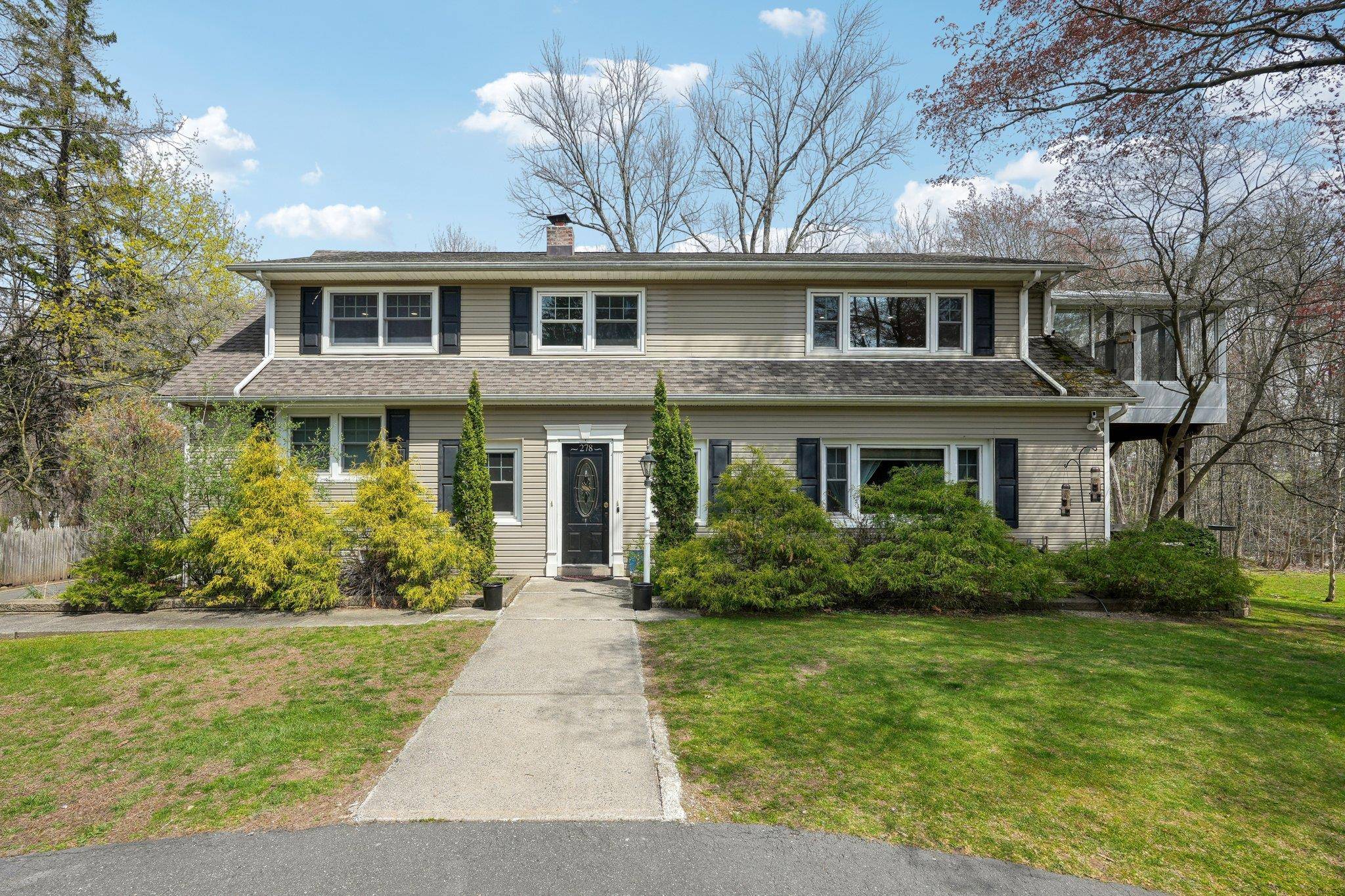Pearl River, NY 10965,278 Ehrhardt RD