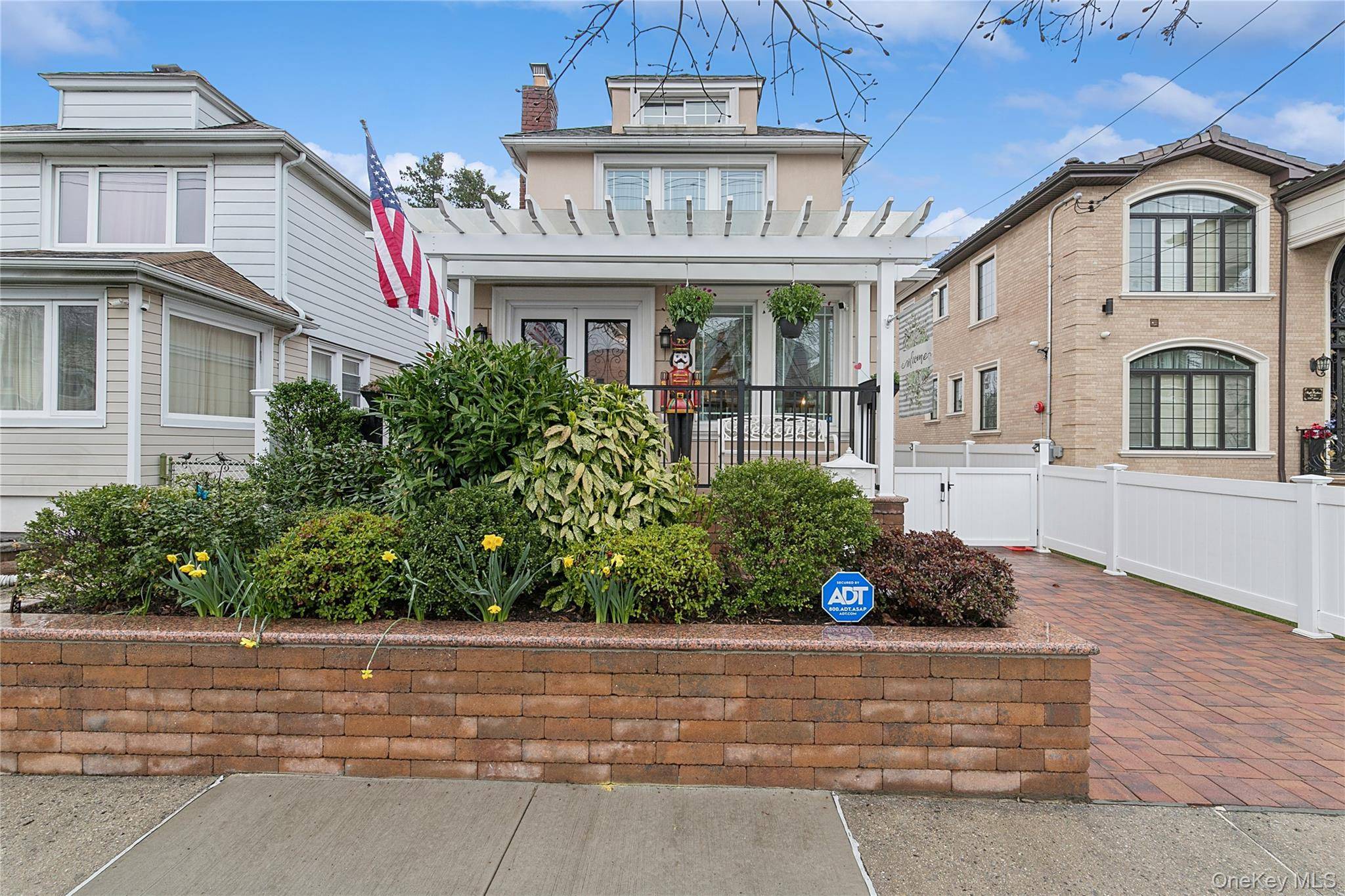 Floral Park, NY 11001,87-15 258th ST
