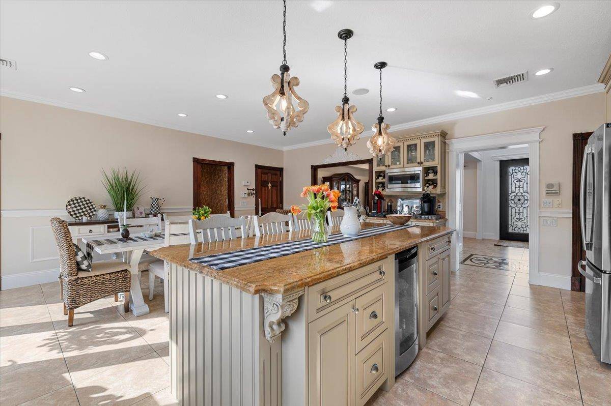 Garden City, NY 11530,173 Sackville RD