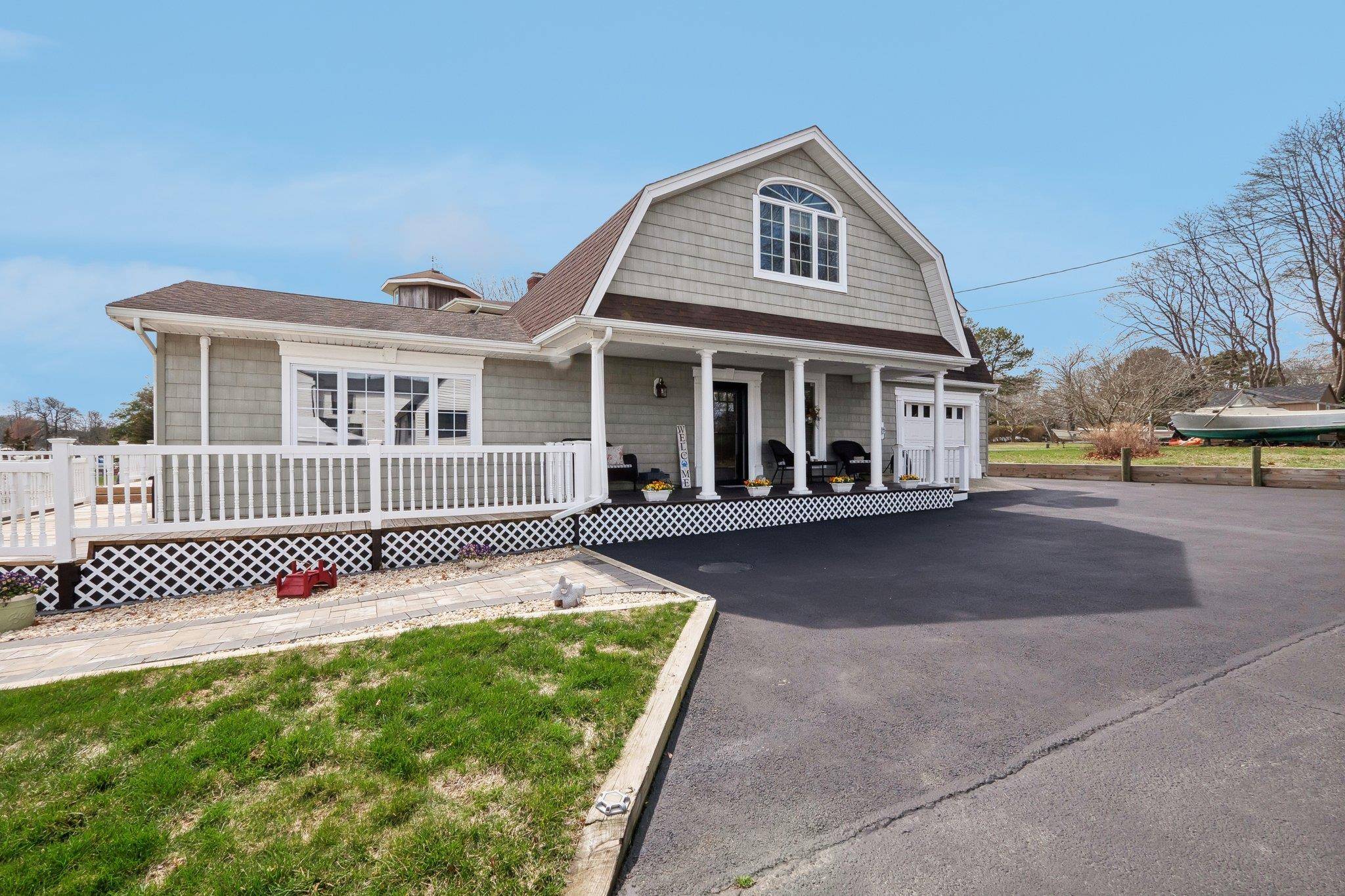 Center Moriches, NY 11934,16 Red Bridge RD
