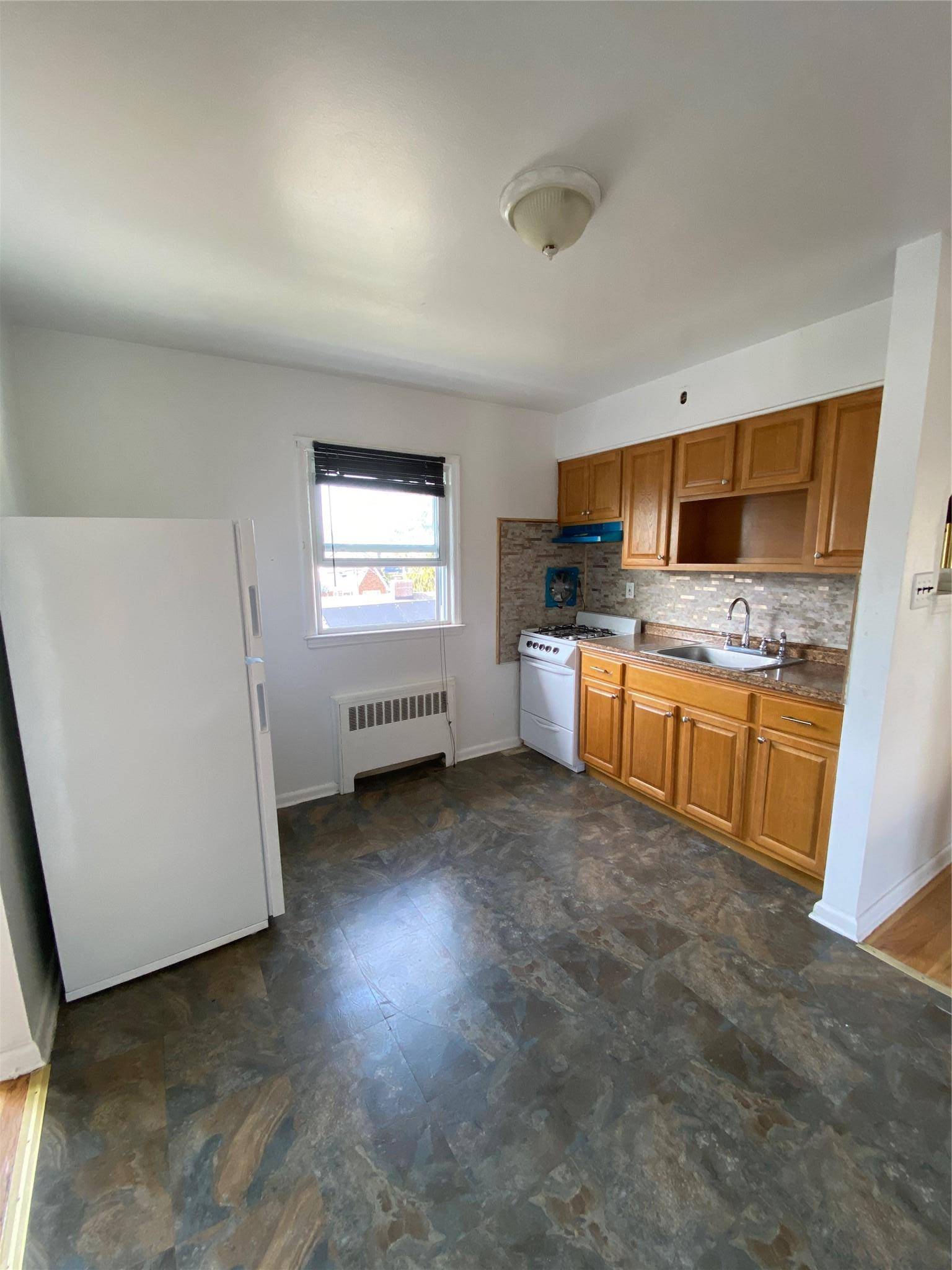 Floral Park, NY 11001,232 Frederick AVE